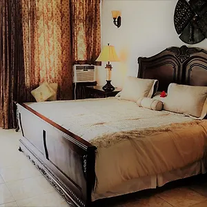 Costa Larimar Barahona